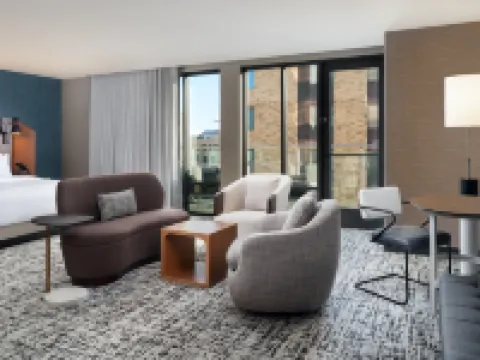 テンポ バイ ヒルトン レイリー ダウンタウン ローリーのホテル