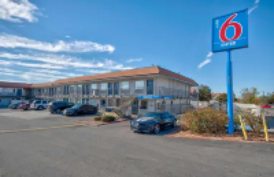 Motel 6 Albuquerque, NM - Carlisle