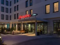 Hampton by Hilton Munich City North Hotel dekat FC Bayern München
