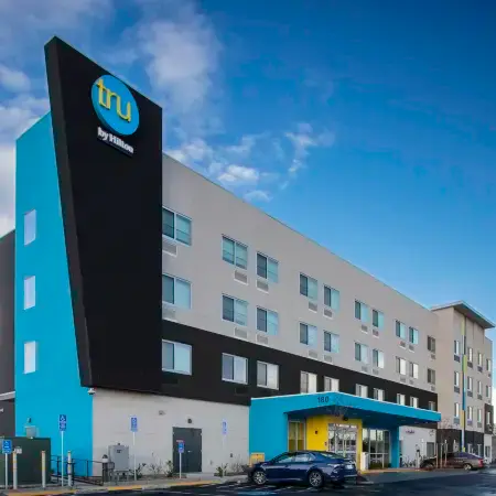 Tru by Hilton Manteca