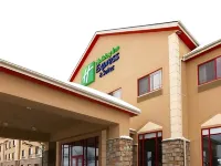 Holiday Inn Express & Suites Olathe North