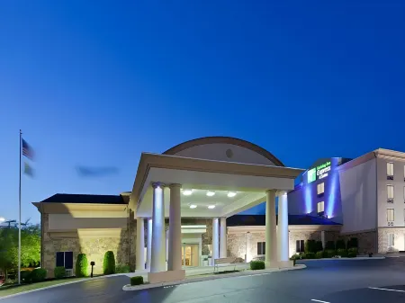 Holiday Inn Express & Suites Christiansburg Отели в г. Монтгомери