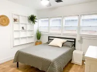 Modern House, Walk To Historic Downtown!