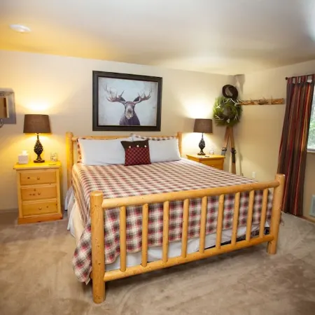 Black Bear Cabin central location to all Leavenworth's outdoor activities.