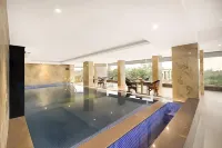 Hrj Sarovar Portico Indore