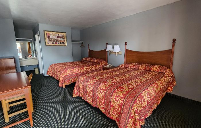 Benbrook Inn & Suites