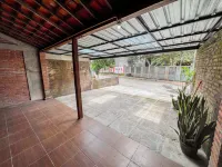 Griya Rejodani Homestay Jogja Hotel a Sardonoharjo