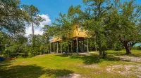 Spacious Waterfront Treehouse 2BR & 2Baths