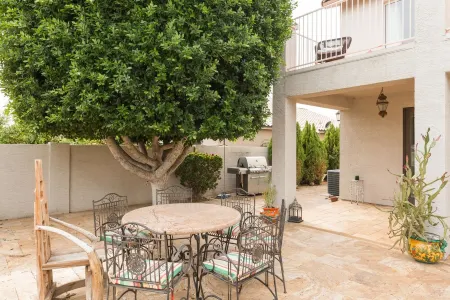 Luxury 5BR designer home w/ private pool, newly renovated in Aug23 Отели рядом с достопримечательностью «The Legend at Arrowhead»