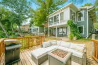 Koselig Cottage on Medicine Lake w/ Chef's Kitchen, Coffee Bar, Arcade & Dock