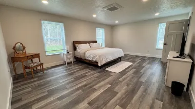 Close to Cornell University, IC, wine trails, airport, waterfalls & more! Hotel dekat Tompkins Cortland Community College