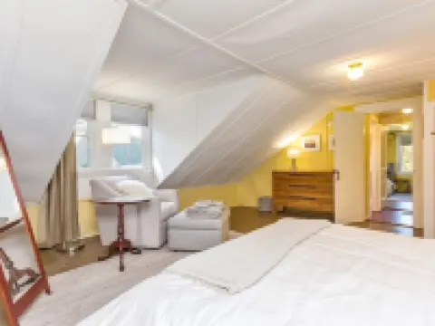 Charming Carriage House on Historic Scenic Farm Hotels in Durham
