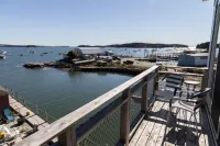 Seabreeze on the Harbor - Stunning Island Retreat perched on Stonington Harbor Hotels in Stonington