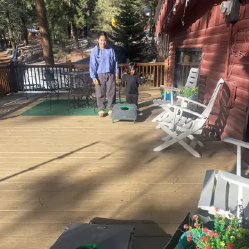 Mountain Cabin walking distance to Park and Brewery. Level off street parking.