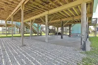 Open plan house w/ close Beach Access & both Ocean & Bay Views