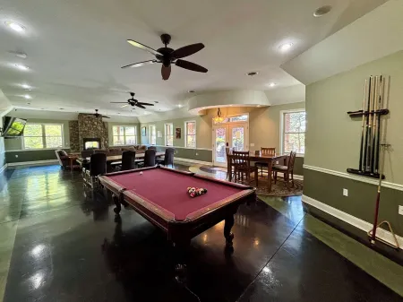 Sunset Haven - Pet Friendly Отели рядом с достопримечательностью «Sims Point»