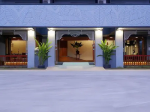 ナーラー レジデンス トランのホテル