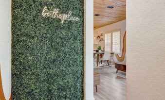 The Retro Retreat - Close to Downtown, Fort Sam