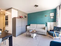 Duplex Near Zeedijk & Center with Sunny Balcony