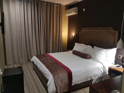 La Signature Guest House فنادق في فرانسيستون