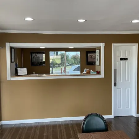 Glen Rose Inn and Suites
