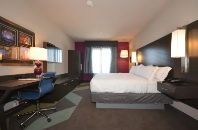 Holiday Inn Express & Suites Oklahoma City Mid - Arpt Area