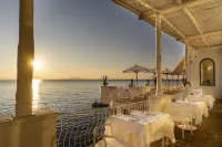 Miramare Sea Resort & Spa فنادق في Serrara Fontana