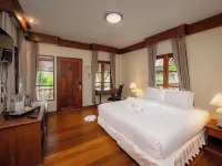 Long Bay Resort Hotels near The Secret Beach