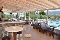 Blue Nest Hotel - Quầy Bar
