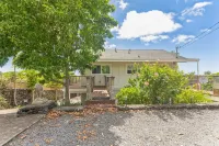 Cozy Sunset Views W/ Lanai - Close to Beach 1 Bedroom Home by RedAwning - parking