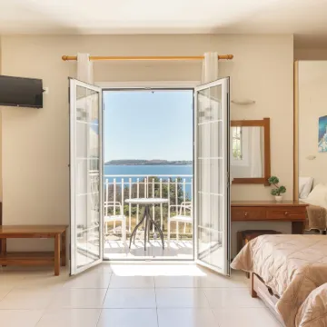 Oskars Studios & Apartments Hotels near Argostoli Lagoon