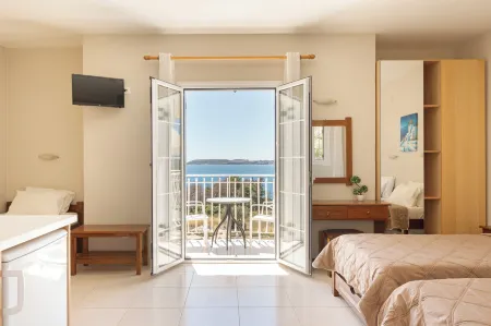 Oskars Studios & Apartments Отели рядом с достопримечательностью «Argostoli Lagoon»