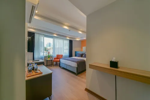 Rise Inn Hotel - B&B
