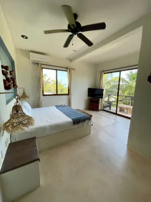 La Puerta Azul Beachfront - Adults Only Hotels near Columpios Casa Punta Cocos