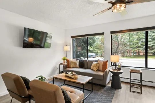 Holt - Billionaire Mountain