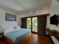 Marina Del Ray Hotel dekat Desert Point