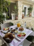 Arial Penthouse Suites - breakfast