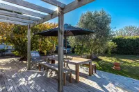 Driftwood Beach House with Spa Pool -  Holiday Villas