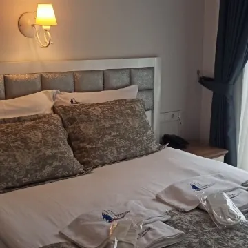 Leo wooden resorts - Housity