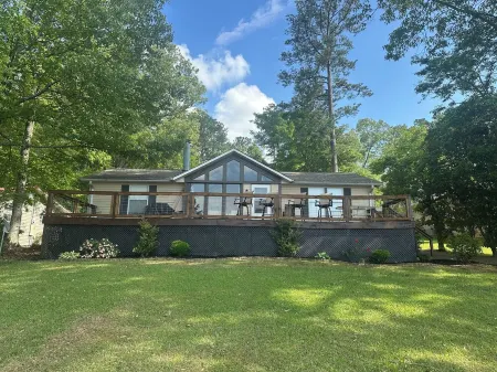 Logan Martin Lake- 3/2 waterfront home with breathtaking views and calm waters