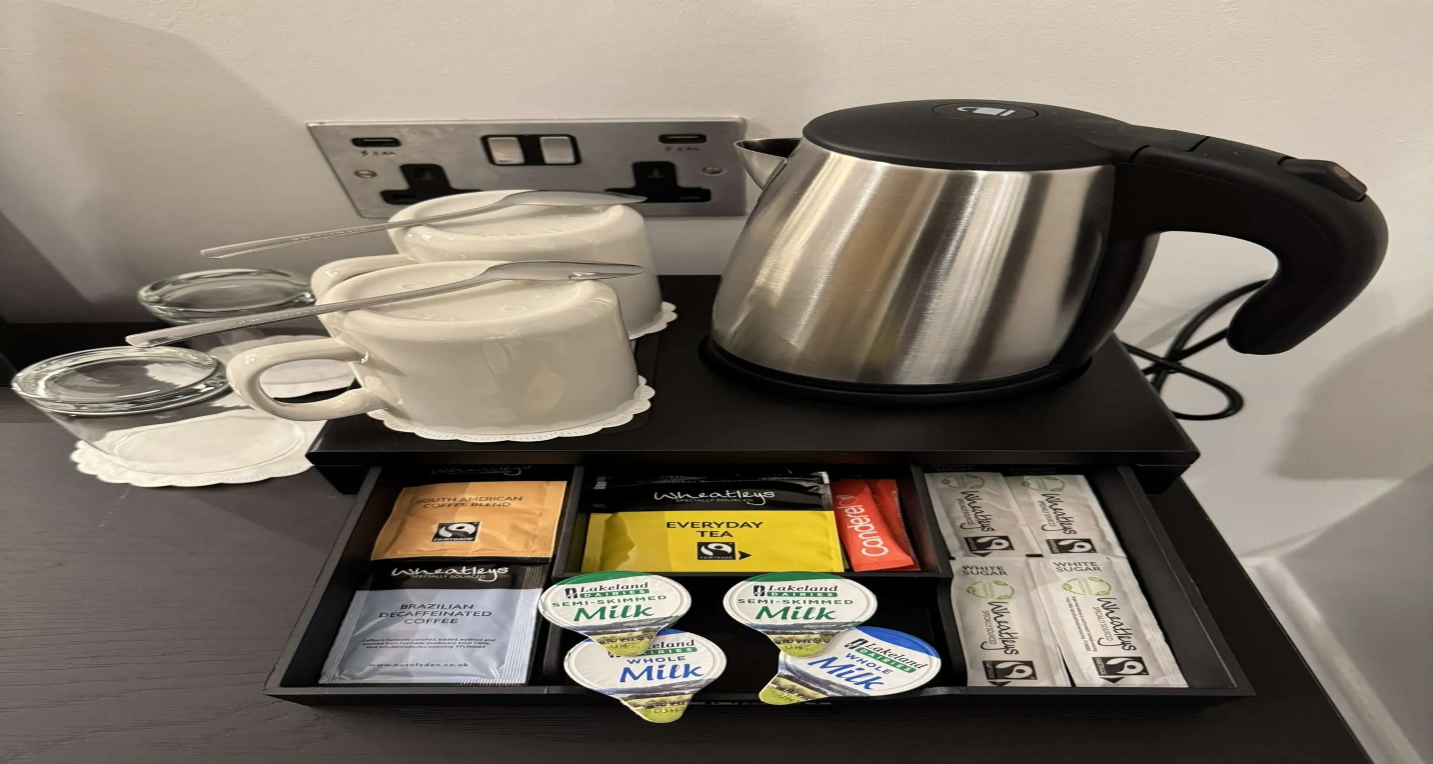 Four Points Flex by Sheraton London Kensington Olympia Phòng Photos