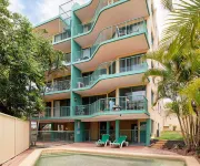 Bayview Harbourview Apartments Отели в г. Моолооолаба