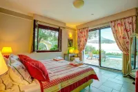 Kalliope Villa - Classic Modern With a Splash of Glam