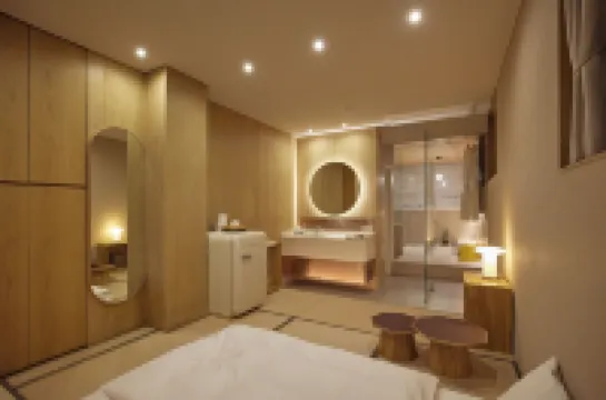 PBr7 호텔 언유절 스테이