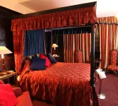 The Rose and Crown Hotel – Tonbridge Hotels near Postern Park