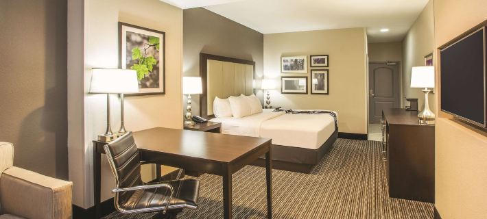 La Quinta Inn & Suites by Wyndham Hattiesburg - I-59 Hotel di Forrest County