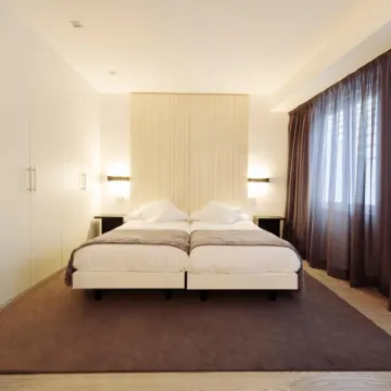 Hotel Lois Hotel dekat Pantai Riazor