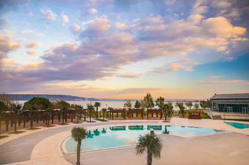 Kolin Hotel Spa & Convention Center Hotels in Dardanos Mahallesi