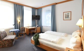 Gasthof & Hotel Goldener Hirsch