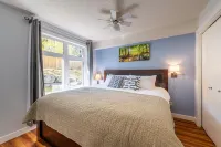 Luxurious Honeymoon & Anniversary Suite Отели в г. 